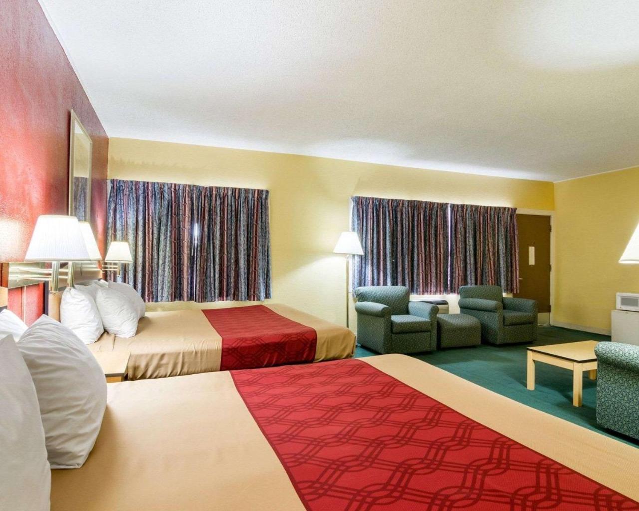 Econo Lodge Топика Экстерьер фото