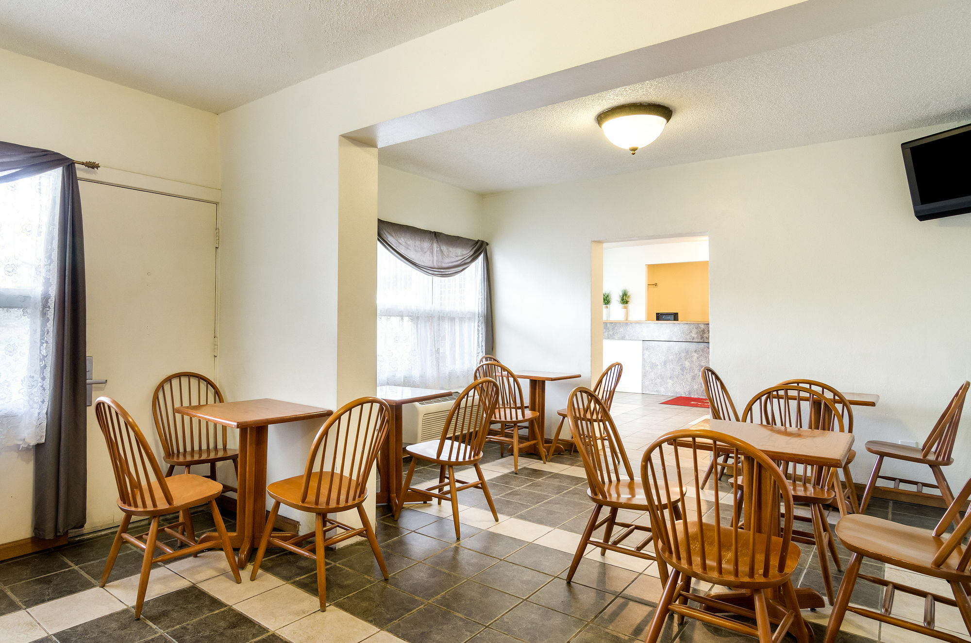 Econo Lodge Топика Экстерьер фото