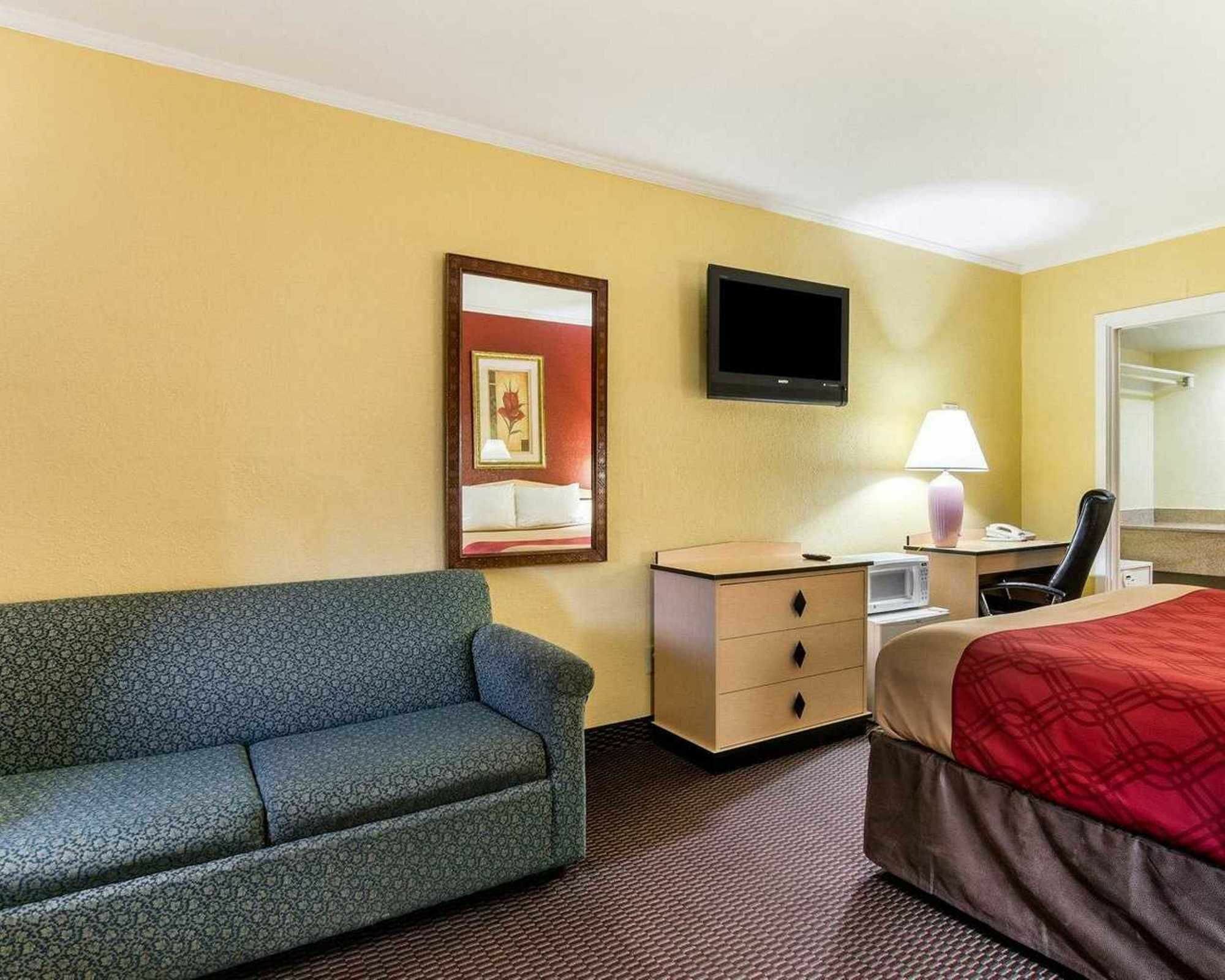 Econo Lodge Топика Экстерьер фото
